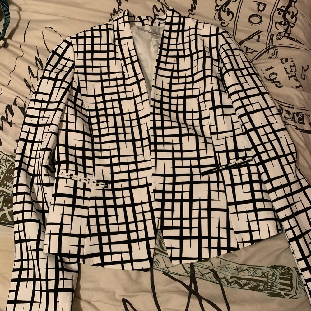 2 pc black and white suit